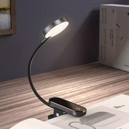 🔥🔥Köp 2 få 140 kr rabatt!💡 Miniuppladdningsbar nattlampa med klämma – 3 färglägen, justerbar ljusstyrka, ögonvänlig LED-teknik och flexibel 360°-design för mångsidig användning! 👀✨