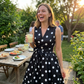 👗 50% RABATT NU! ⏰ Dam Prickig Ärmlös V-ringad Klänning – Luftig & lättviktig – Perfekt för sommar, brunch eller stranddagar – lekfull och chic 🎠